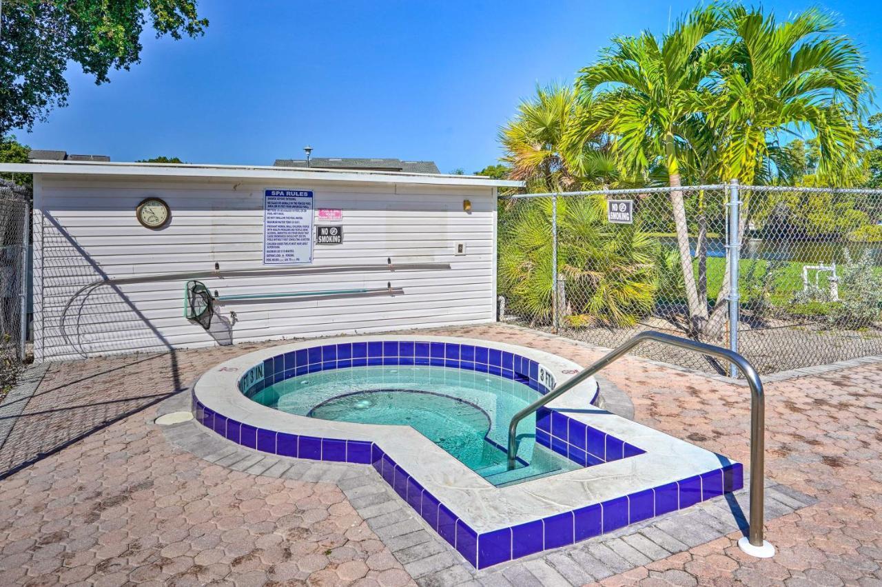 Chic Fort Myers Escape With Community Perks! Ngoại thất bức ảnh